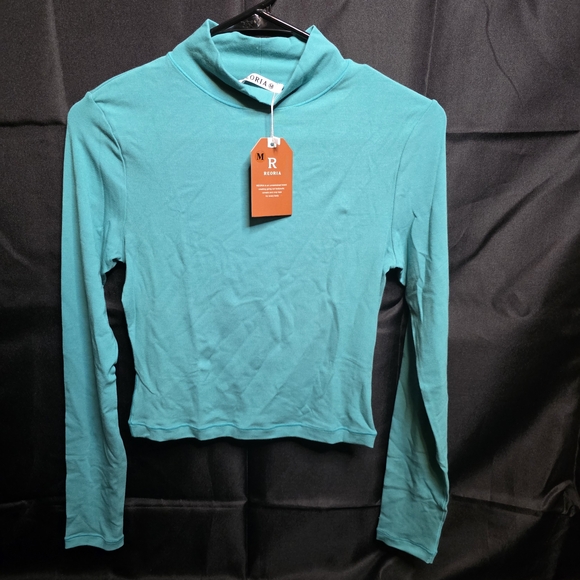 NEW Reoria Long Sleeve Mock Neck Crop Tops (Bundle of 4) - Picture 4 of 4